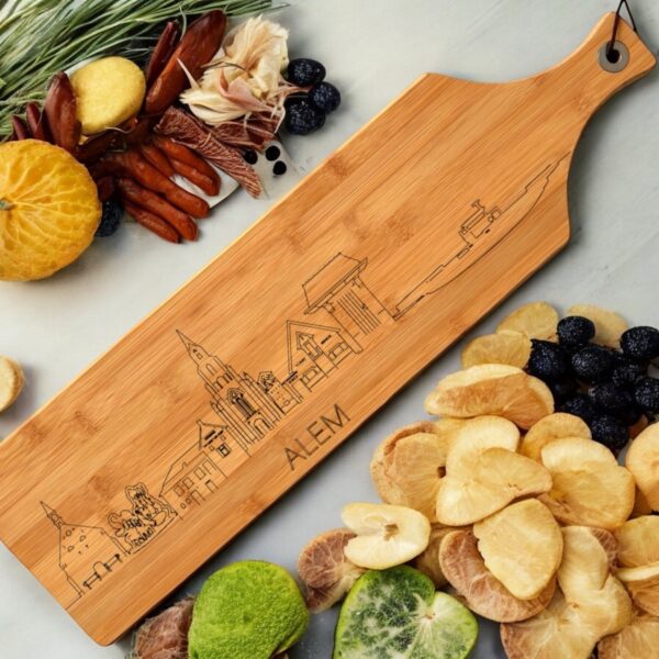 Serveerplank met skyline van Alem 2